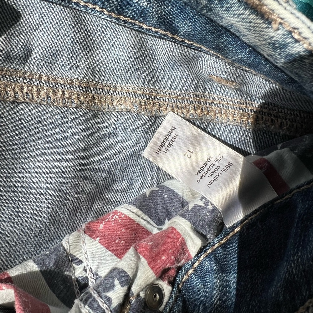 American flag on the pocket liners